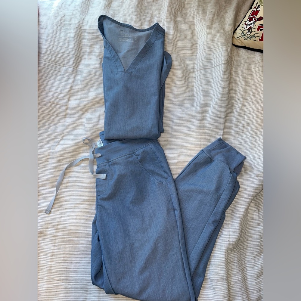 LIMITED EDITION-FIGS Heather Indigo Set - GREAT CONDITION